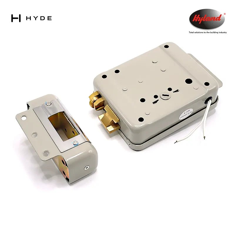 Hyland 1073S night latch and rim lock, view 3